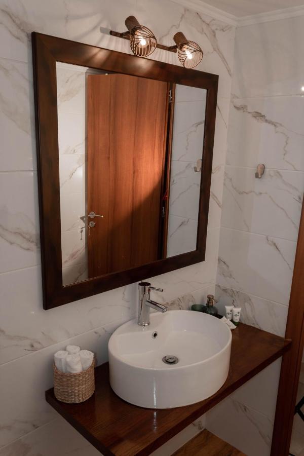 Cosy And Central Home In Athena Bagian luar foto