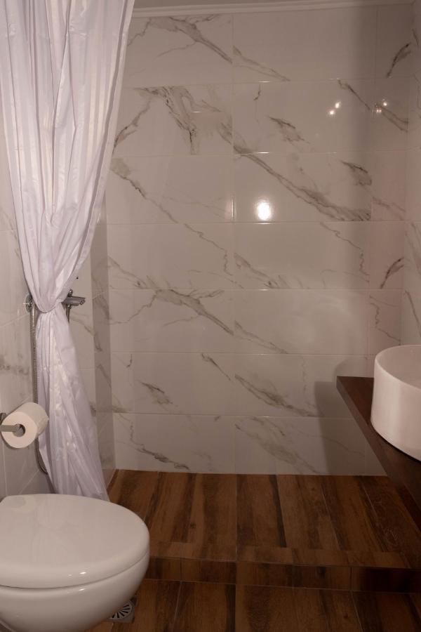 Cosy And Central Home In Athena Bagian luar foto