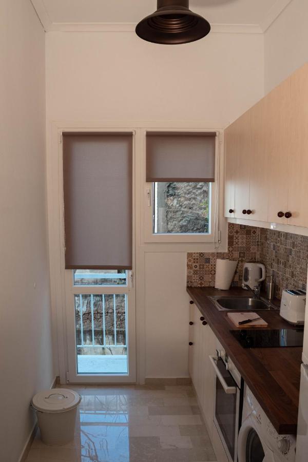 Cosy And Central Home In Athena Bagian luar foto