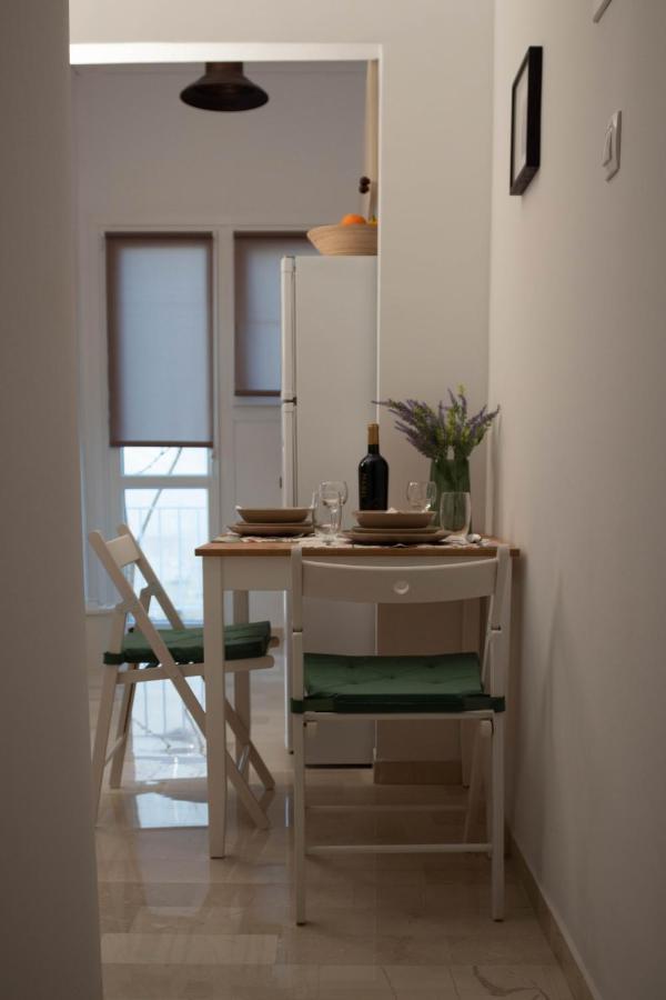Cosy And Central Home In Athena Bagian luar foto